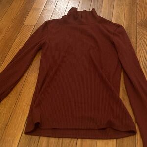 Monte LA Maroon Ribbed Turtleneck NWOT